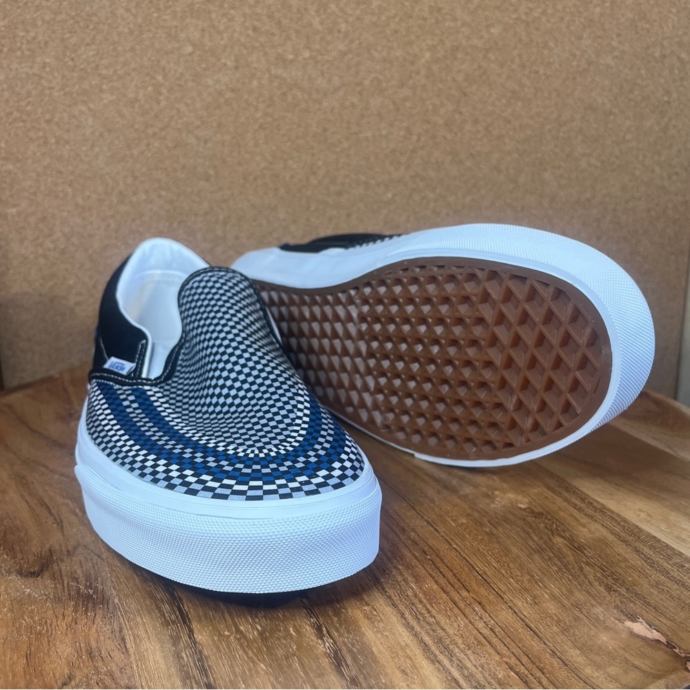 Vans slip on
Brand new
‘Tileboard black ‘
*RARE**
NWOT - Picture 3 of 11